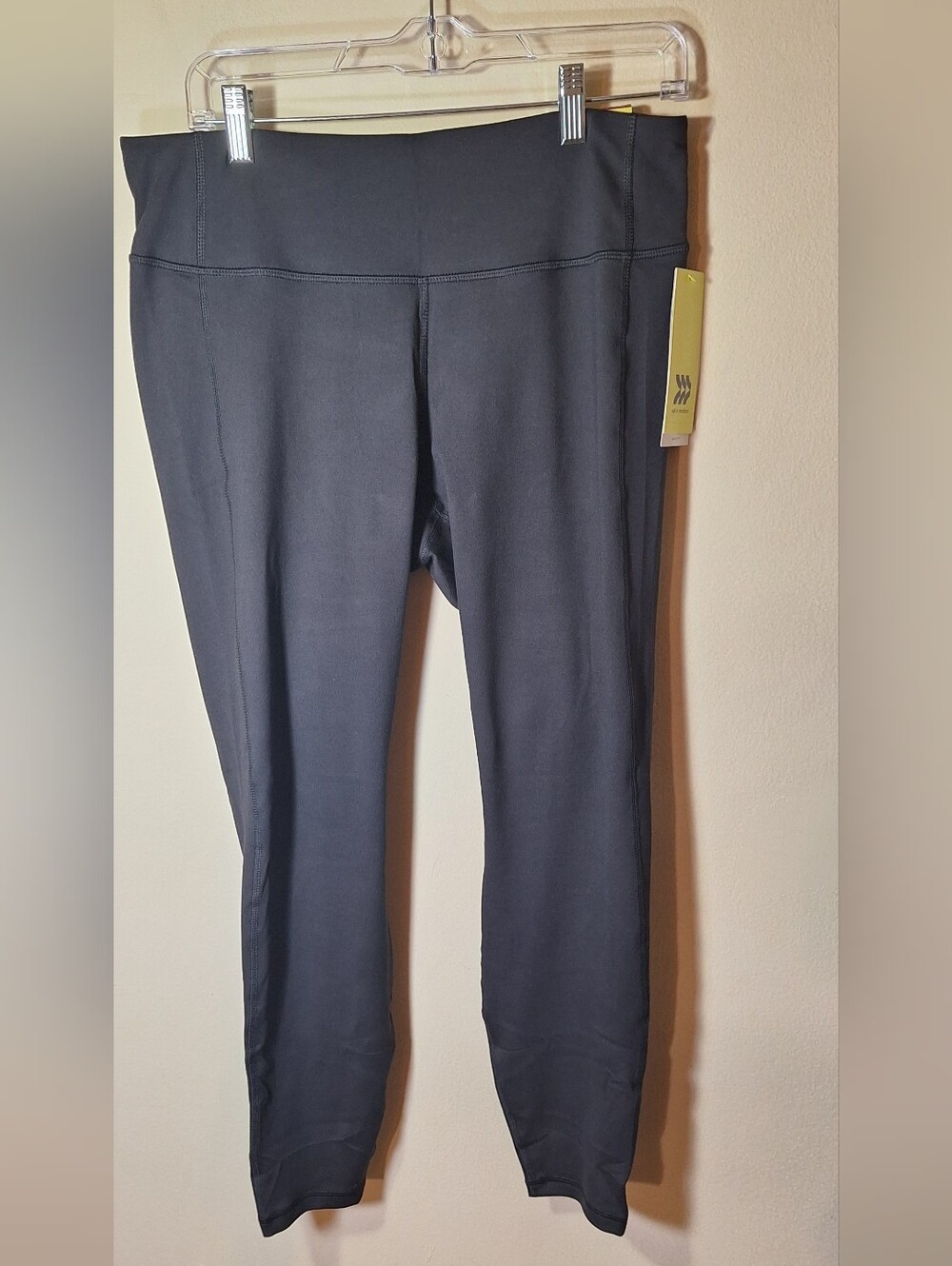 NWT All In Motion Mid Rise Leggings - Picture 3 of 5